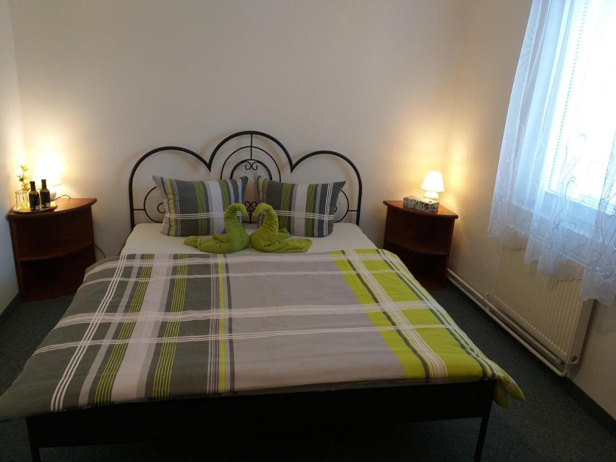 U Pohody Hotel Kovarska Bagian luar foto