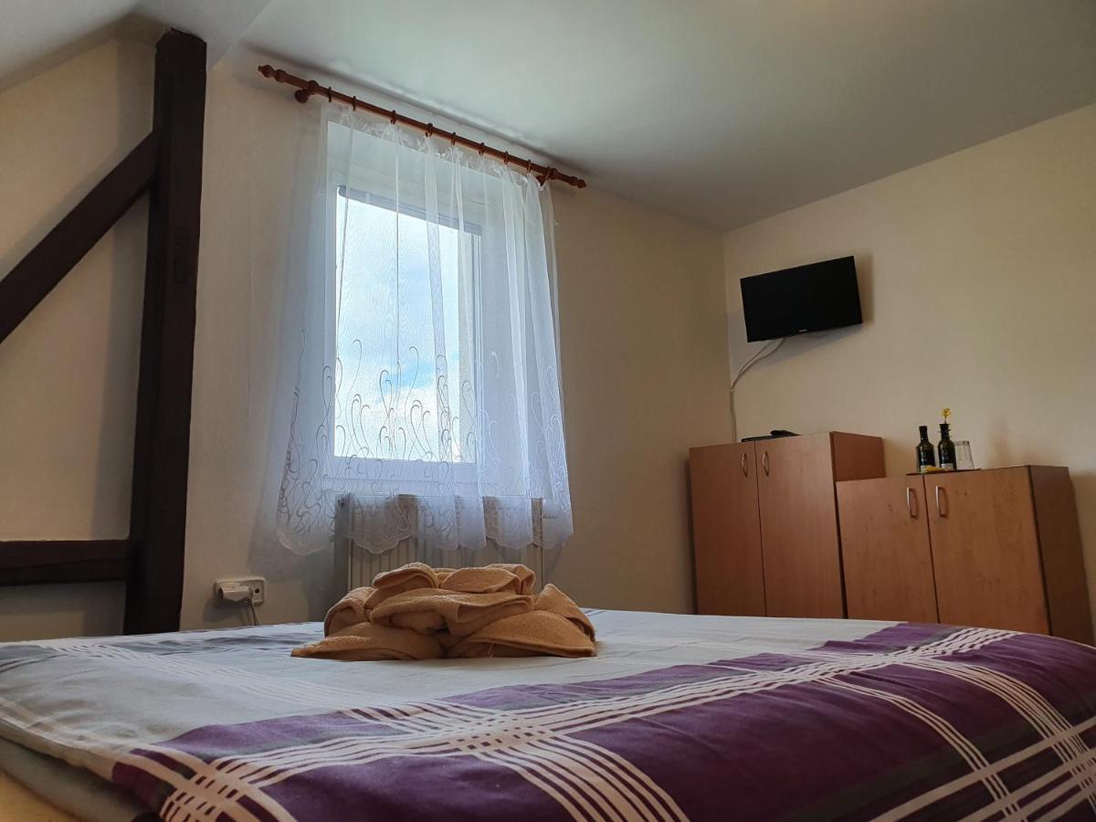 U Pohody Hotel Kovarska Bagian luar foto