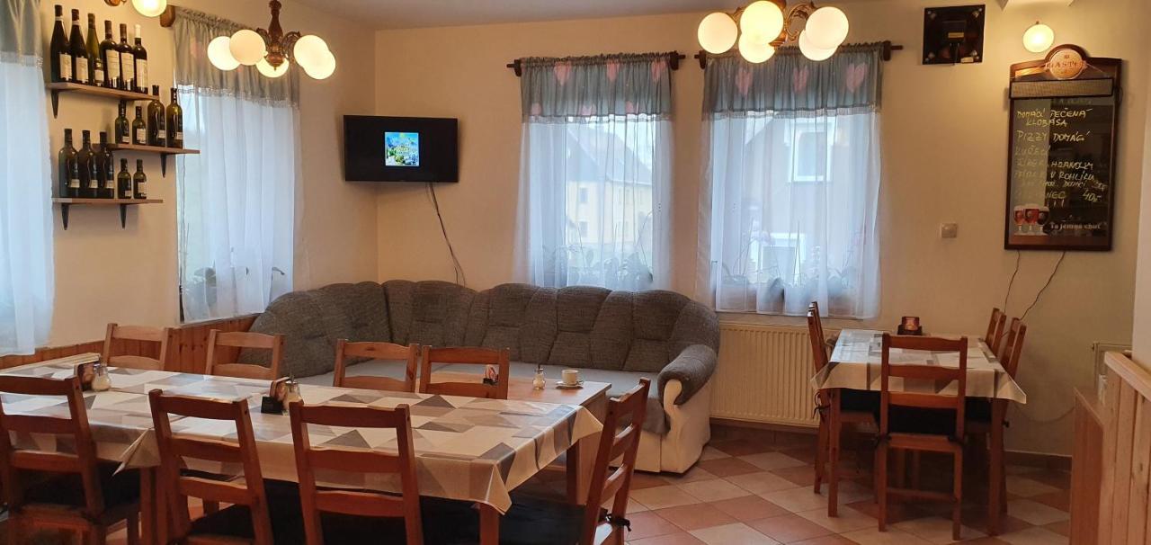 U Pohody Hotel Kovarska Bagian luar foto