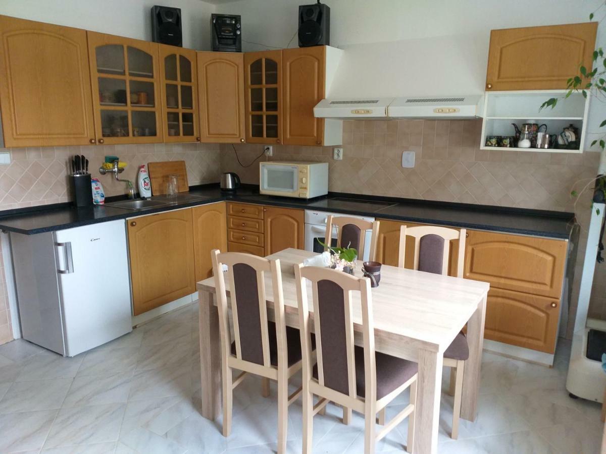 U Pohody Hotel Kovarska Bagian luar foto