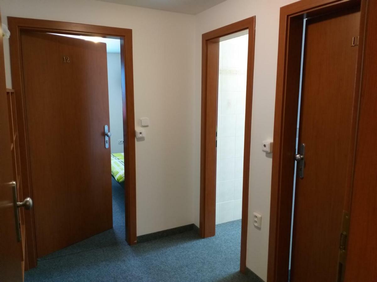 U Pohody Hotel Kovarska Bagian luar foto
